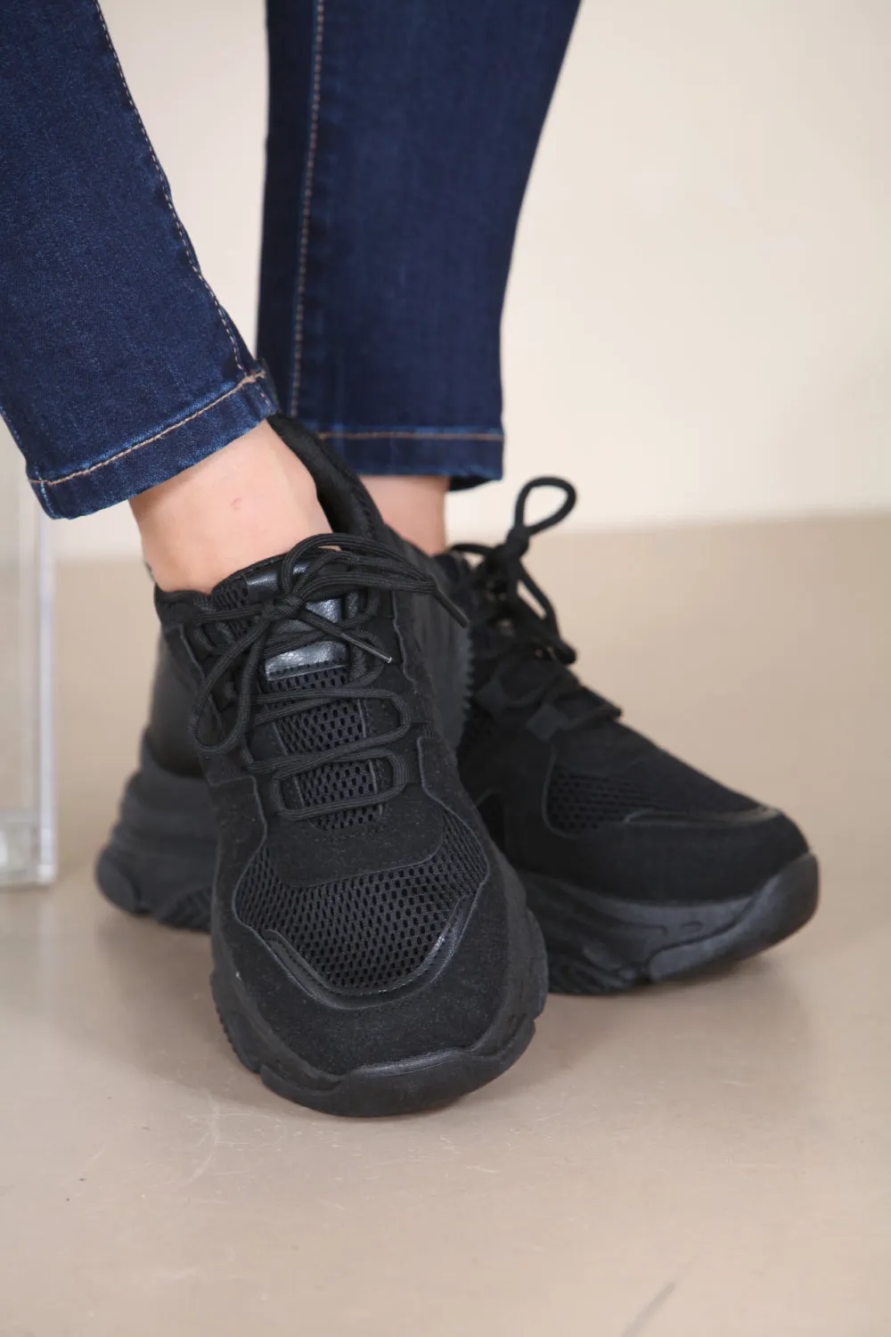 BLACK CHUNK SOLE DESIGNER LACE UP TRAINERS